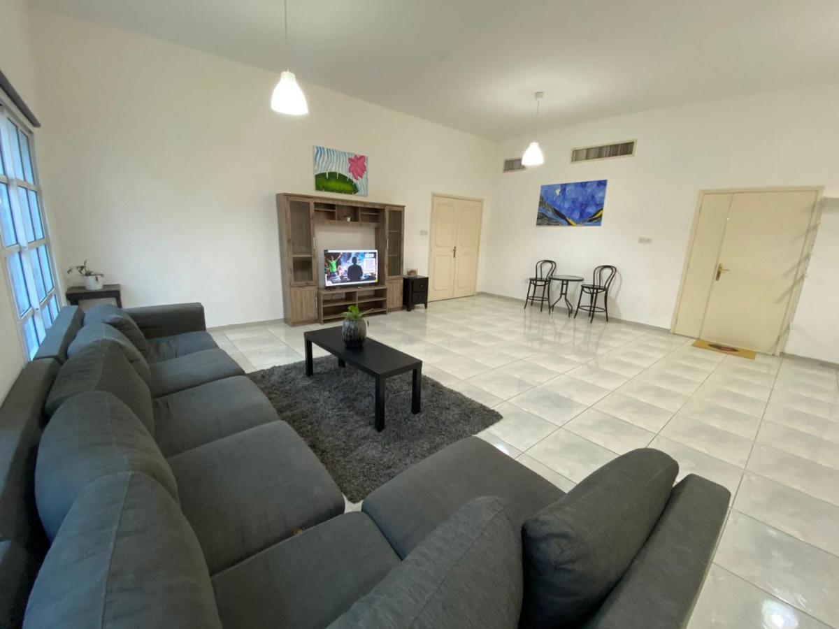 Comfortable Private Rooms In Compound Housing ดูไบ ภายนอก รูปภาพ