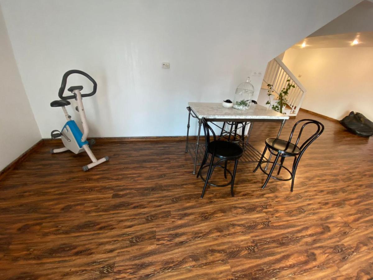 Comfortable Private Rooms In Compound Housing ดูไบ ภายนอก รูปภาพ