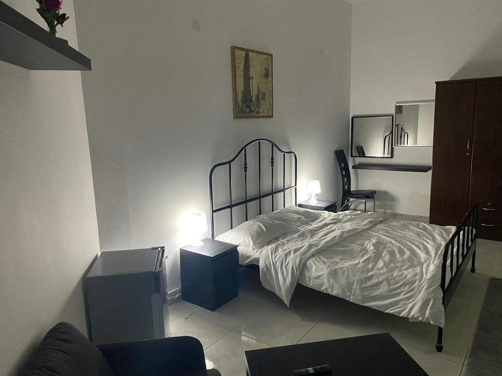 Comfortable Private Rooms In Compound Housing ดูไบ ภายนอก รูปภาพ