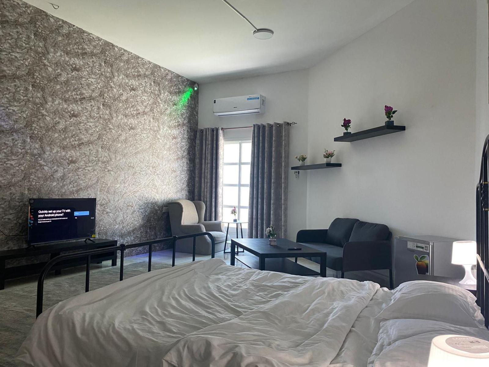 Comfortable Private Rooms In Compound Housing ดูไบ ภายนอก รูปภาพ