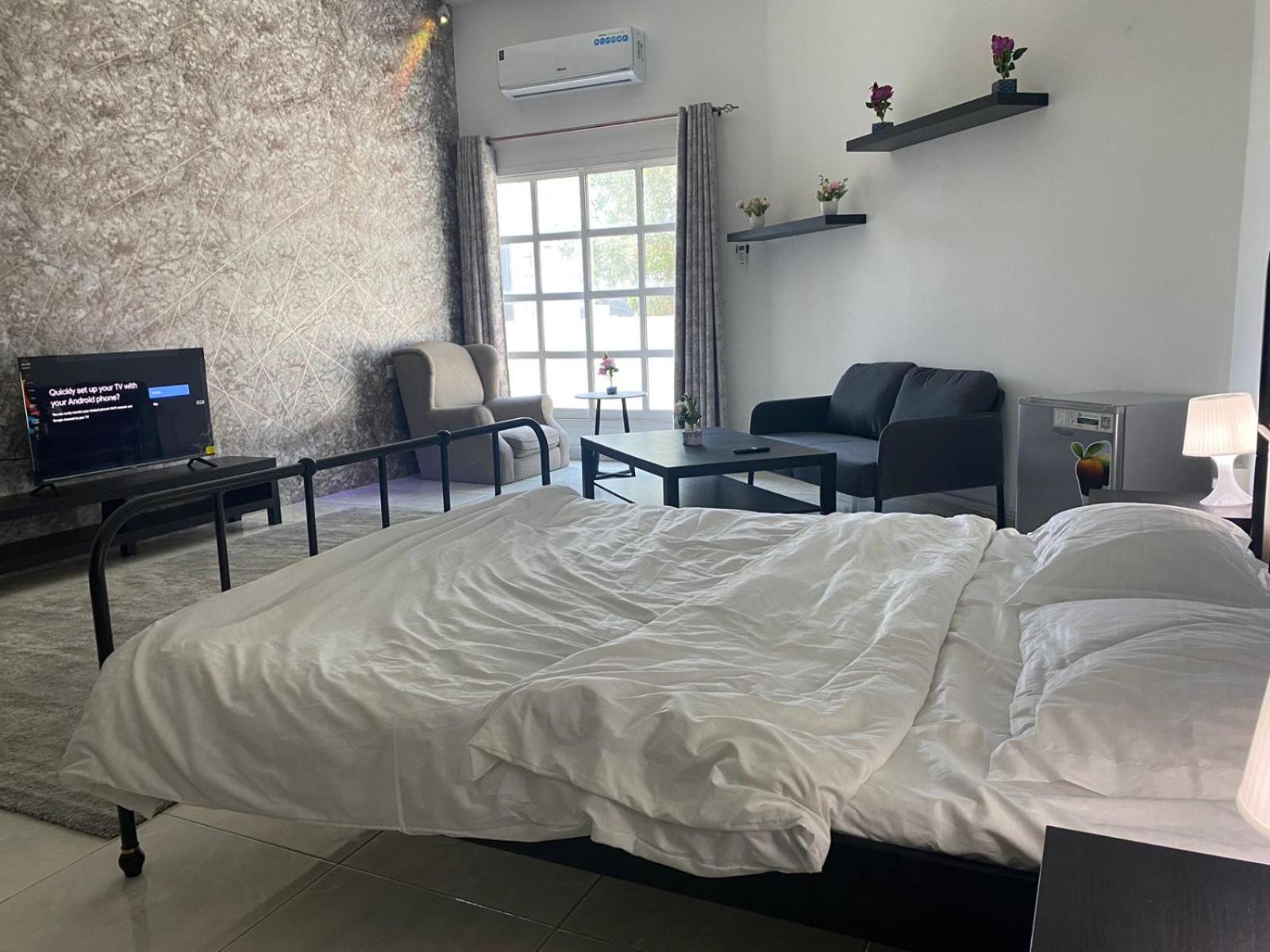 Comfortable Private Rooms In Compound Housing ดูไบ ภายนอก รูปภาพ