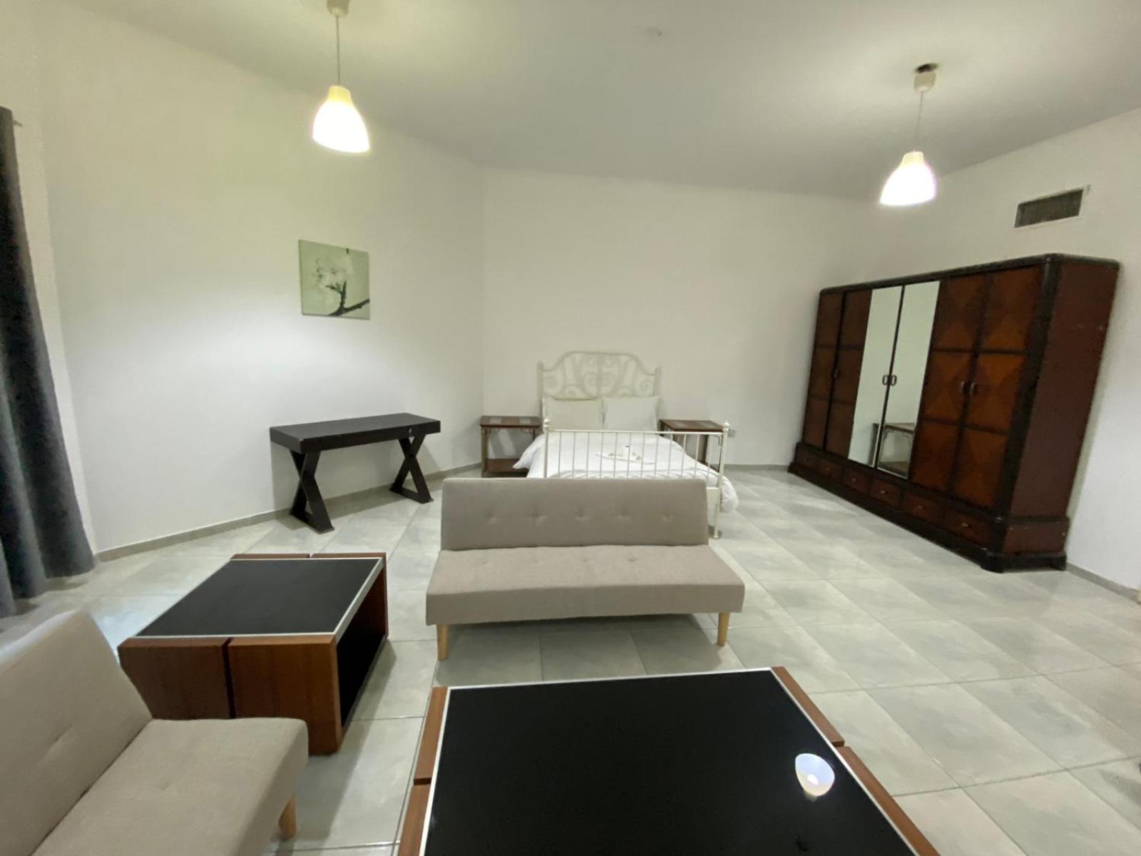 Comfortable Private Rooms In Compound Housing ดูไบ ภายนอก รูปภาพ